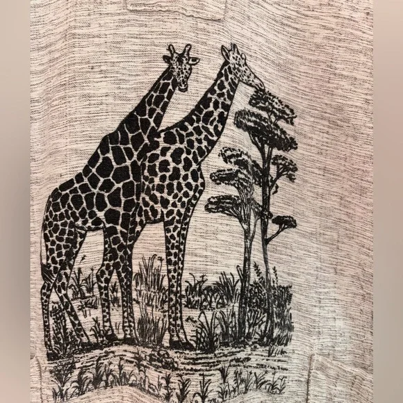 Gray Giraffe Print Woven Top - Picture 3 of 4